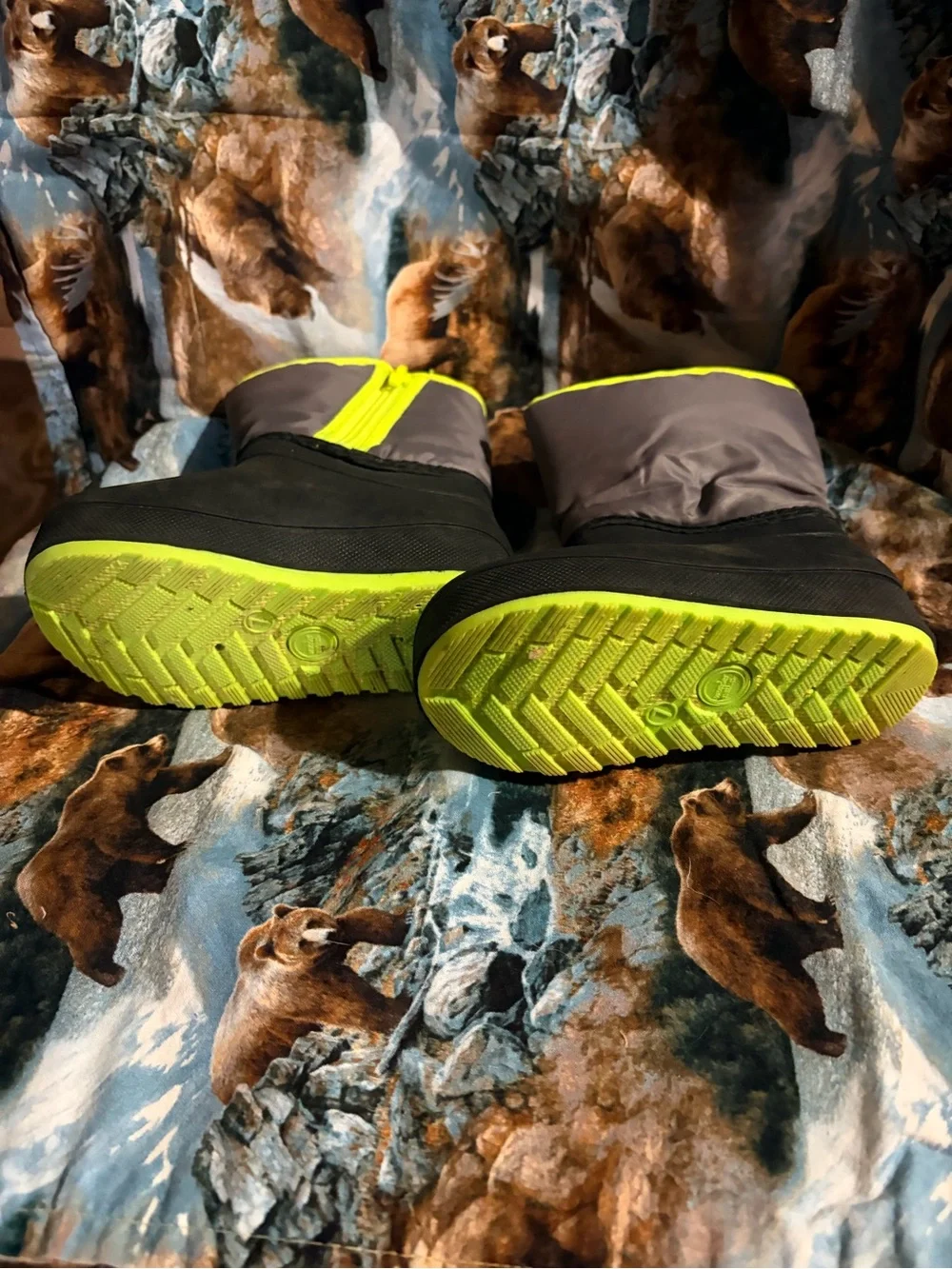 wonder nation Black and Neon Yellow Kids Snow Boots